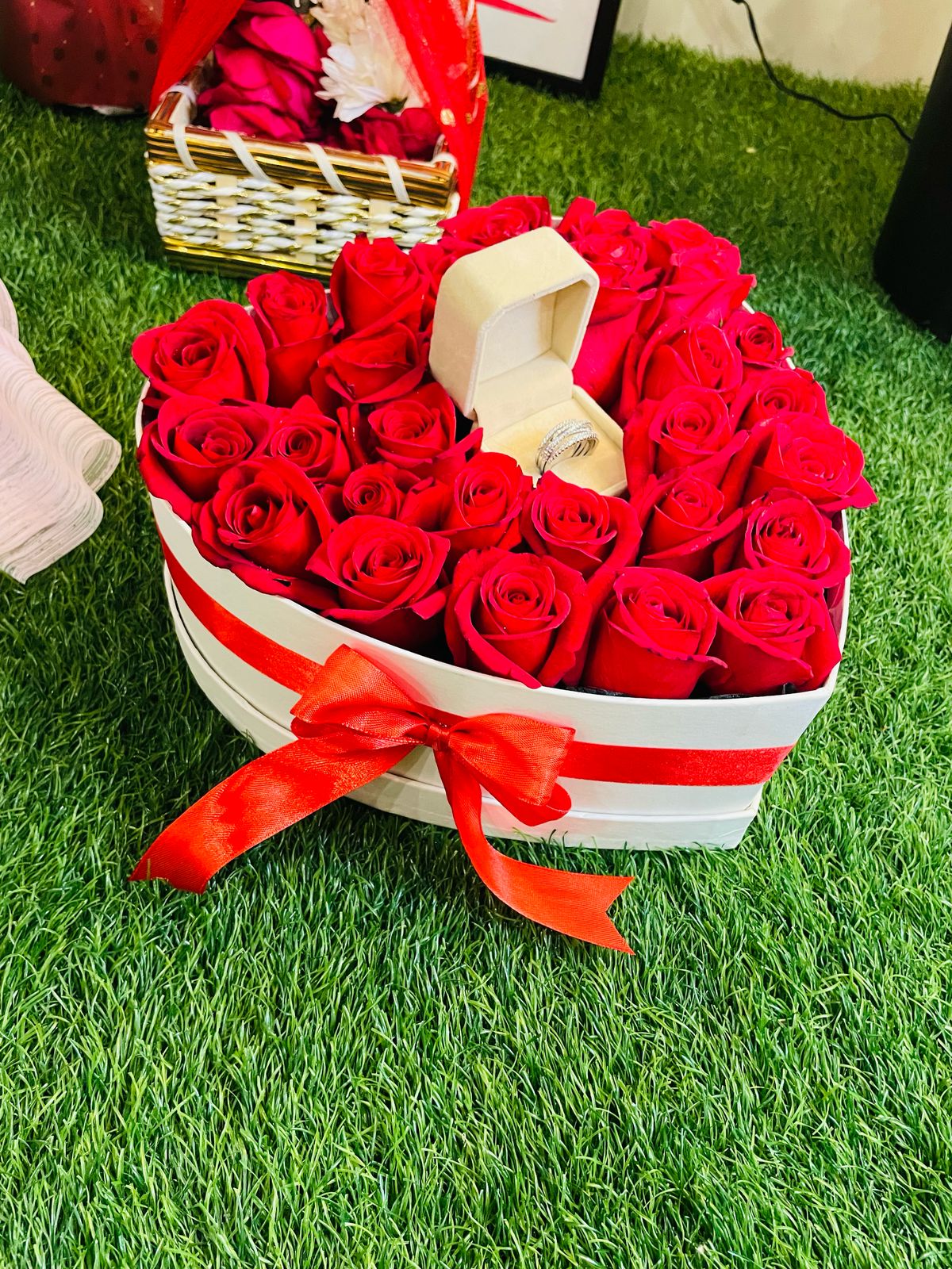 Love is in Air, sweetness in the box